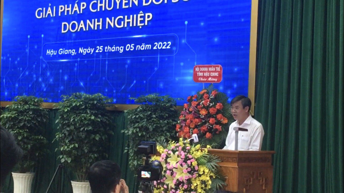 Anh Trương Cảnh Tuyên, Ủy viên Ban thường vụ Tỉnh ủy, Phó Chủ tịch thường trực UBND tỉnh Hậu Giang phát biểu tại buổi tọa đàm